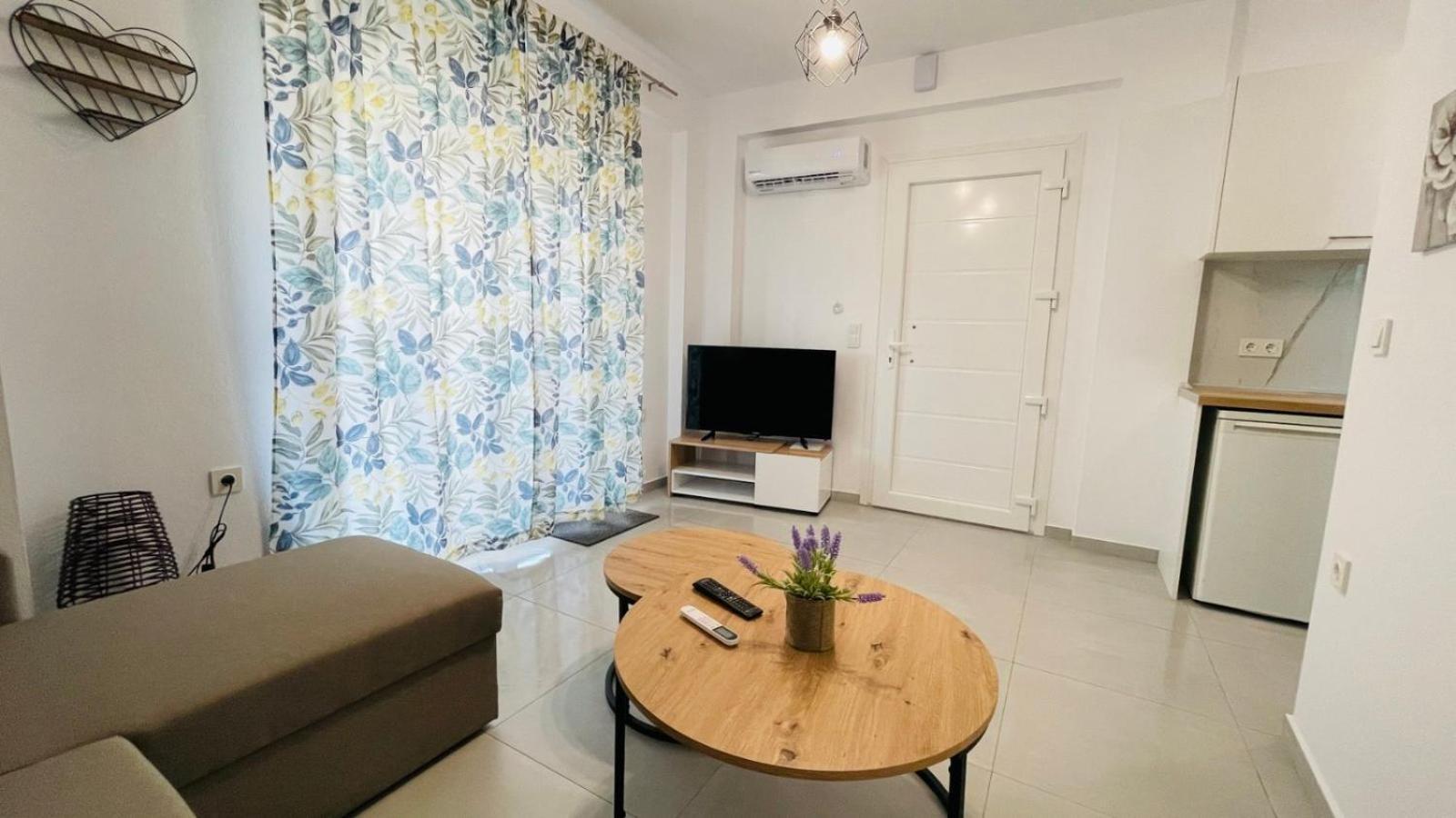 Athina Apartamento Ofrínion Exterior foto